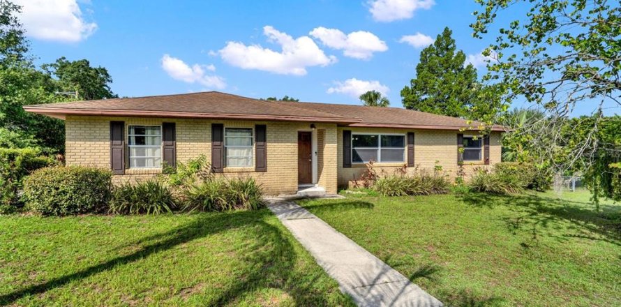 Casa en DeLand, Florida 3 dormitorios, 141.03 m2 № 1829443