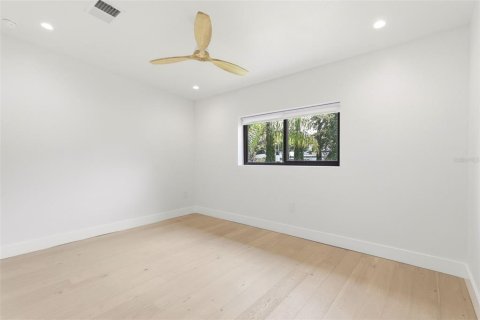 House in Winter Park, Florida 4 bedrooms, 192.77 sq.m. № 2223363 - photo 30