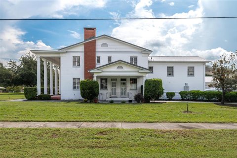 House in Fort Meade, Florida 4 bedrooms, 478.35 sq.m. № 2266717 - photo 4