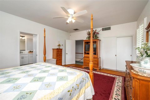 House in Fort Meade, Florida 4 bedrooms, 478.35 sq.m. № 2266717 - photo 30