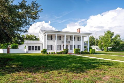 House in Fort Meade, Florida 4 bedrooms, 478.35 sq.m. № 2266717 - photo 2