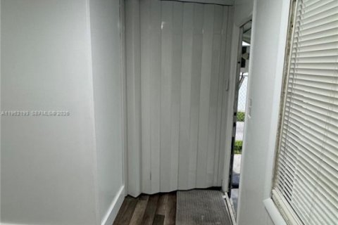 Apartamento en alquiler en Hallandale Beach, Florida, 1 dormitorio, 51.1 m2 № 2054367 - foto 11
