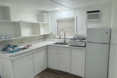 Apartamento en alquiler en Hallandale Beach, Florida, 1 dormitorio, 51.1 m2 № 2054367 - foto 2