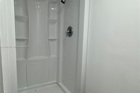 Apartamento en alquiler en Hallandale Beach, Florida, 1 dormitorio, 51.1 m2 № 2054367 - foto 6