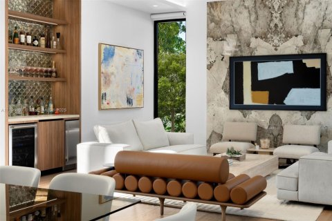 Casa en venta en Miami, Florida, 5 dormitorios, 366.41 m2 № 1938278 - foto 7