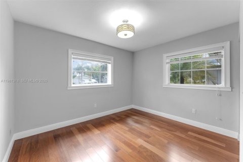 Casa en venta en Miami, Florida, 4 dormitorios, 212.75 m2 № 2058272 - foto 15