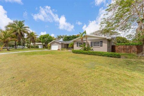 Casa en venta en Miami, Florida, 4 dormitorios, 212.75 m2 № 2058272 - foto 3