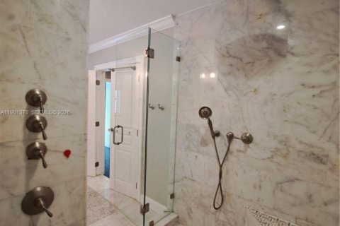 Casa en venta en Miami, Florida, 4 dormitorios, 212.75 m2 № 2058272 - foto 25