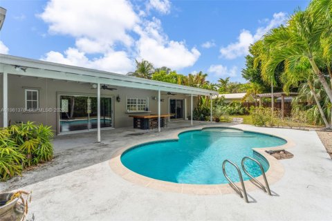 Casa en venta en Miami, Florida, 4 dormitorios, 212.75 m2 № 2058272 - foto 30