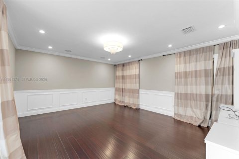 Casa en venta en Miami, Florida, 4 dormitorios, 212.75 m2 № 2058272 - foto 26