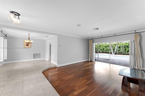 Casa en venta en Miami, Florida, 4 dormitorios, 212.75 m2 № 2058272 - foto 5