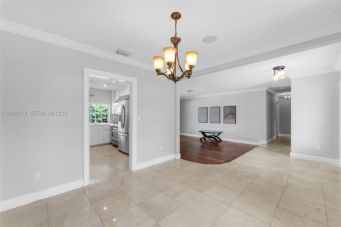 Casa en venta en Miami, Florida, 4 dormitorios, 212.75 m2 № 2058272 - foto 7
