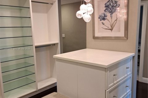 Casa en venta en Miami, Florida, 4 dormitorios, 212.75 m2 № 2058272 - foto 22