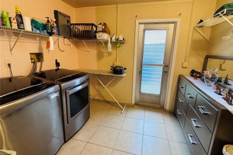 Casa en venta en Pinellas Park, Florida, 2 dormitorios, 100.89 m2 № 1909722 - foto 7