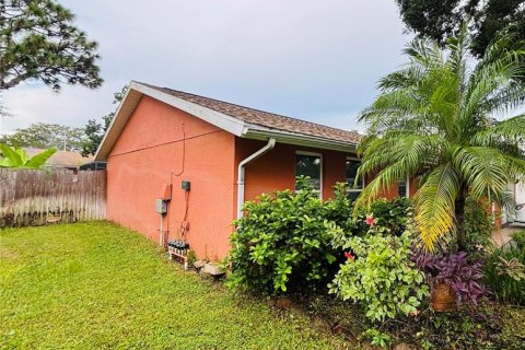 Casa en venta en Pinellas Park, Florida, 2 dormitorios, 100.89 m2 № 1909722 - foto 13