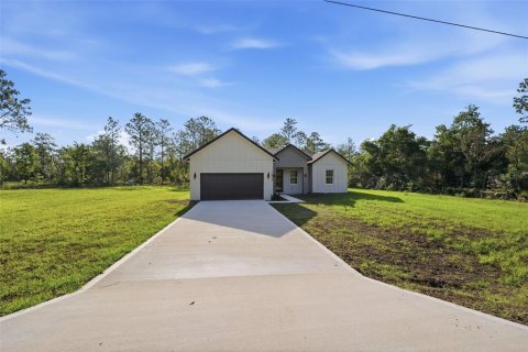 House in Dunnellon, Florida 4 bedrooms, 167.13 sq.m. № 2221692 - photo 3