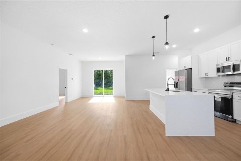 House in Dunnellon, Florida 4 bedrooms, 167.13 sq.m. № 2221692 - photo 9