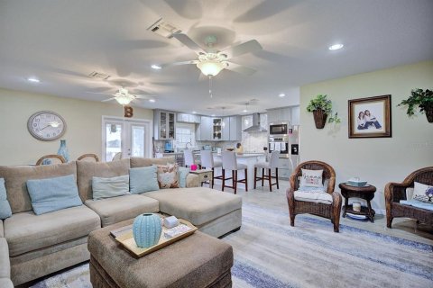 House in Lake Placid, Florida 3 bedrooms, 142.51 sq.m. № 2218448 - photo 15