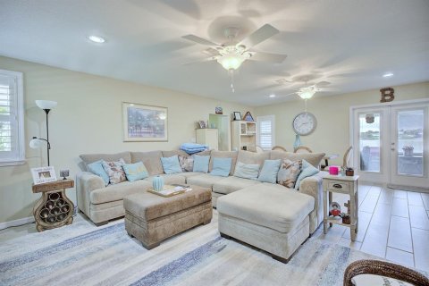 House in Lake Placid, Florida 3 bedrooms, 142.51 sq.m. № 2218448 - photo 14