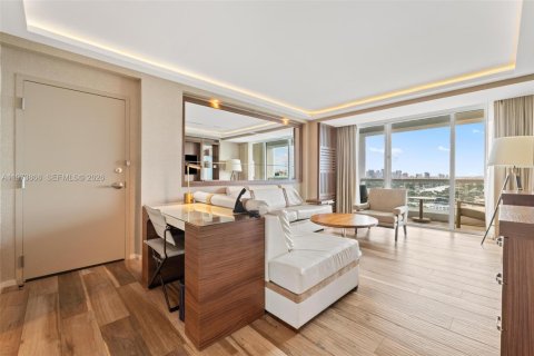 Condominio en venta en Fort Lauderdale, Florida, 1 dormitorio, 67.91 m2 № 2033435 - foto 18