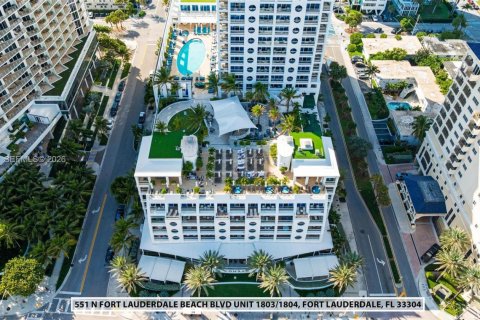 Condominio en venta en Fort Lauderdale, Florida, 1 dormitorio, 67.91 m2 № 2033435 - foto 2