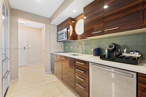 Condominio en venta en Fort Lauderdale, Florida, 1 dormitorio, 67.91 m2 № 2033435 - foto 15