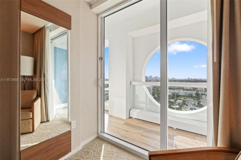 Condominio en venta en Fort Lauderdale, Florida, 1 dormitorio, 67.91 m2 № 2033435 - foto 24