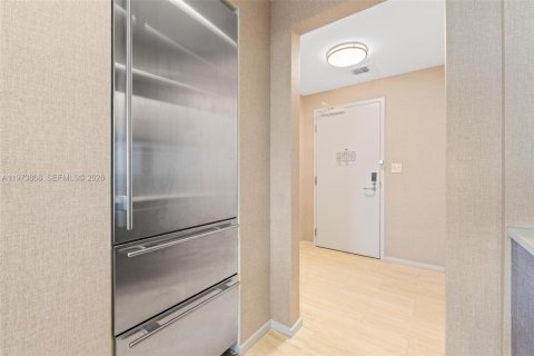 Condominio en venta en Fort Lauderdale, Florida, 1 dormitorio, 67.91 m2 № 2033435 - foto 11