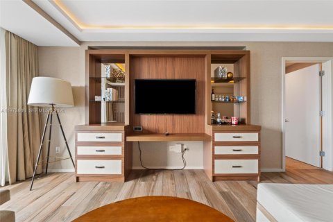 Condominio en venta en Fort Lauderdale, Florida, 1 dormitorio, 67.91 m2 № 2033435 - foto 19