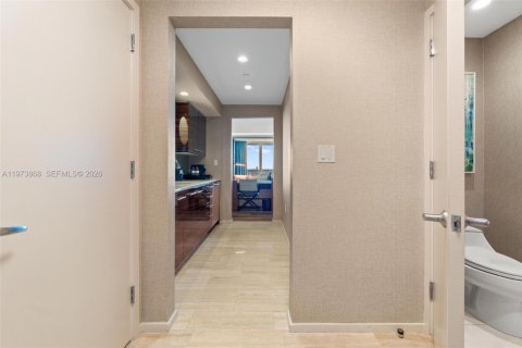 Condominio en venta en Fort Lauderdale, Florida, 1 dormitorio, 67.91 m2 № 2033435 - foto 12