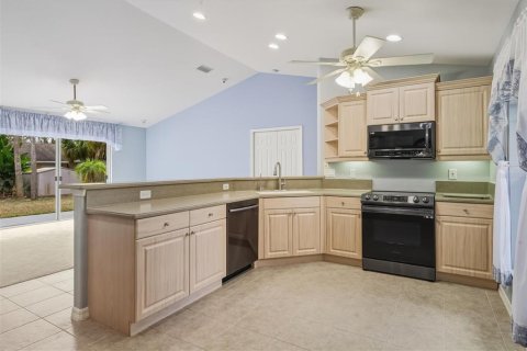 House in North Port, Florida 3 bedrooms, 135.54 sq.m. № 2151167 - photo 10