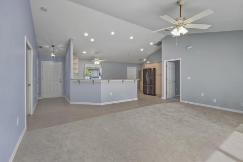 House in North Port, Florida 3 bedrooms, 135.54 sq.m. № 2151167 - photo 4
