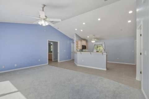 House in North Port, Florida 3 bedrooms, 135.54 sq.m. № 2151167 - photo 7