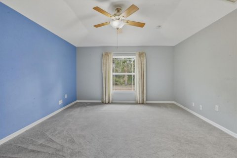 House in North Port, Florida 3 bedrooms, 135.54 sq.m. № 2151167 - photo 15