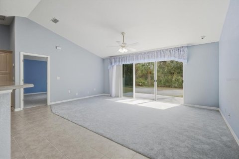 House in North Port, Florida 3 bedrooms, 135.54 sq.m. № 2151167 - photo 5