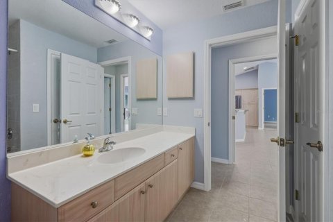 House in North Port, Florida 3 bedrooms, 135.54 sq.m. № 2151167 - photo 24