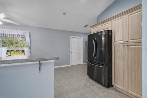 House in North Port, Florida 3 bedrooms, 135.54 sq.m. № 2151167 - photo 11