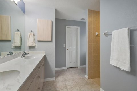 House in North Port, Florida 3 bedrooms, 135.54 sq.m. № 2151167 - photo 18