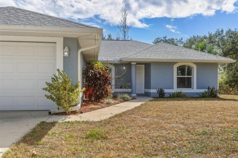 House in North Port, Florida 3 bedrooms, 135.54 sq.m. № 2151167 - photo 27