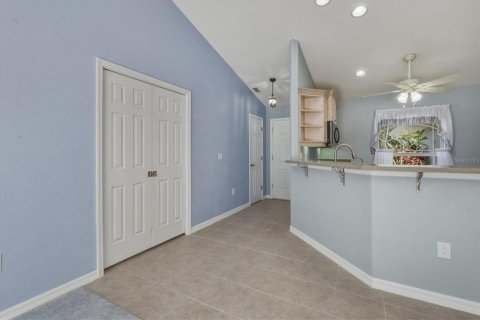 House in North Port, Florida 3 bedrooms, 135.54 sq.m. № 2151167 - photo 3