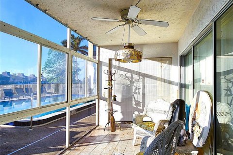 Купить кондоминиум в Кейп-Корал, Флорида 10 комнат, 137.31м2, № 1510277 - фото 19