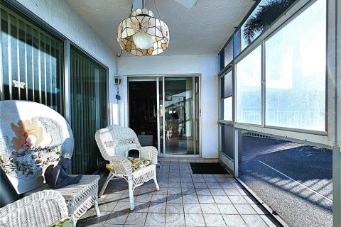 Купить кондоминиум в Кейп-Корал, Флорида 10 комнат, 137.31м2, № 1510277 - фото 20