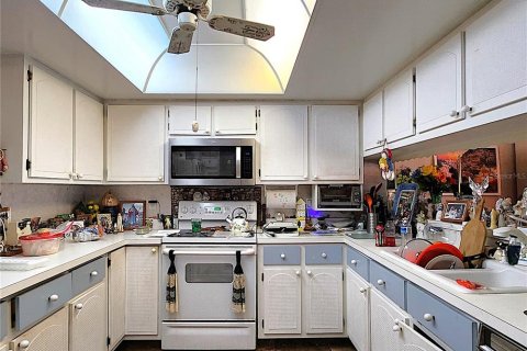 Купить кондоминиум в Кейп-Корал, Флорида 10 комнат, 137.31м2, № 1510277 - фото 11