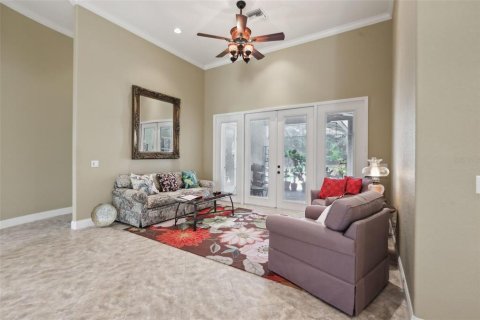 House in Summerfield, Florida 4 bedrooms, 355.82 sq.m. № 1687061 - photo 9
