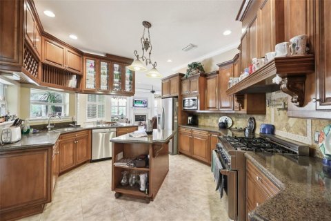 House in Summerfield, Florida 4 bedrooms, 355.82 sq.m. № 1687061 - photo 11
