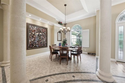 House in Summerfield, Florida 4 bedrooms, 355.82 sq.m. № 1687061 - photo 10