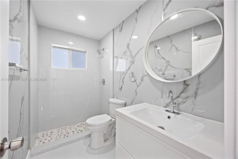 House in Miami, Florida 4 bedrooms, 111.48 sq.m. № 2059346 - photo 7
