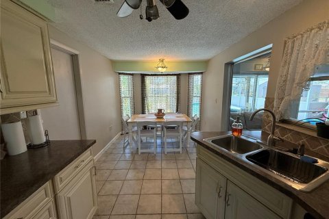 Villa ou maison à vendre à Venice, Floride: 2 chambres, 130.25 m2 № 2360917 - photo 18