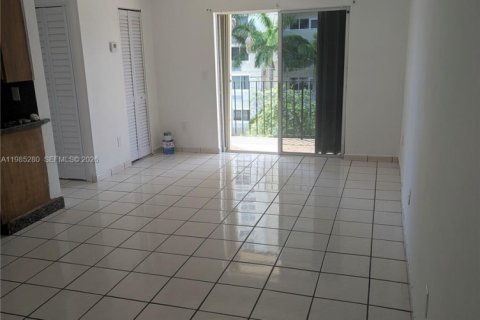 Купить кондоминиум в Майами, Флорида 2 спальни, 65.59м2, № 2048865 - фото 8
