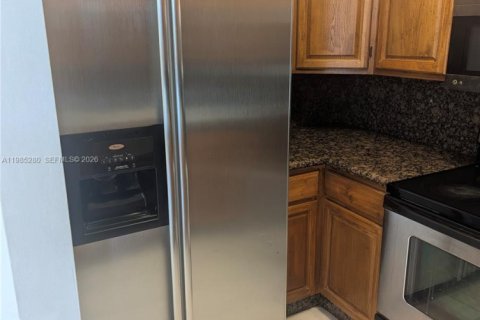 Купить кондоминиум в Майами, Флорида 2 спальни, 65.59м2, № 2048865 - фото 3